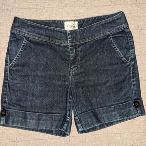 White House Black Market Blanc cuffed hem shorts